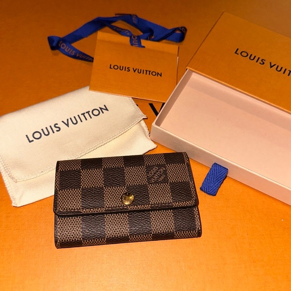 Louis Vuitton Damier Ebene 6 Key Holder - Picture 3 of 8